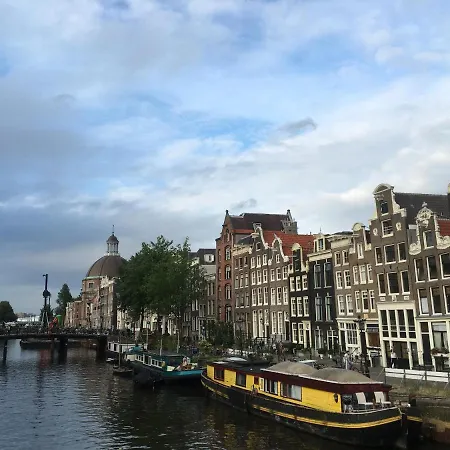 Holiday home Gina's Garden House *