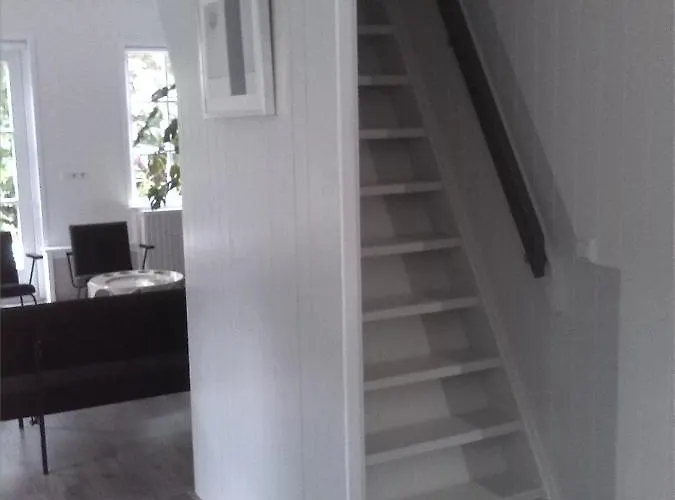 Gina's Garden House 3*