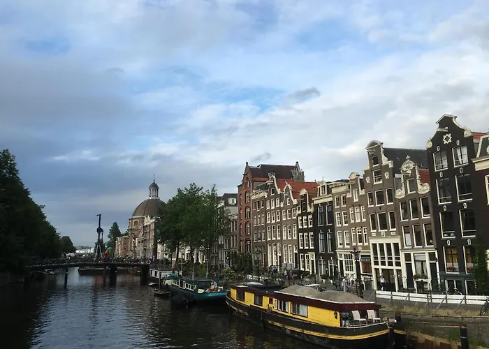 Maison d'hôtes Gina's Garden House 3*